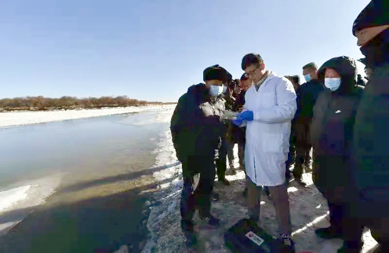 抓好黃河大保護、協(xié)同推進大治理——劉坪書記現(xiàn)場指導調(diào)研天晟源環(huán)保監(jiān)測工作