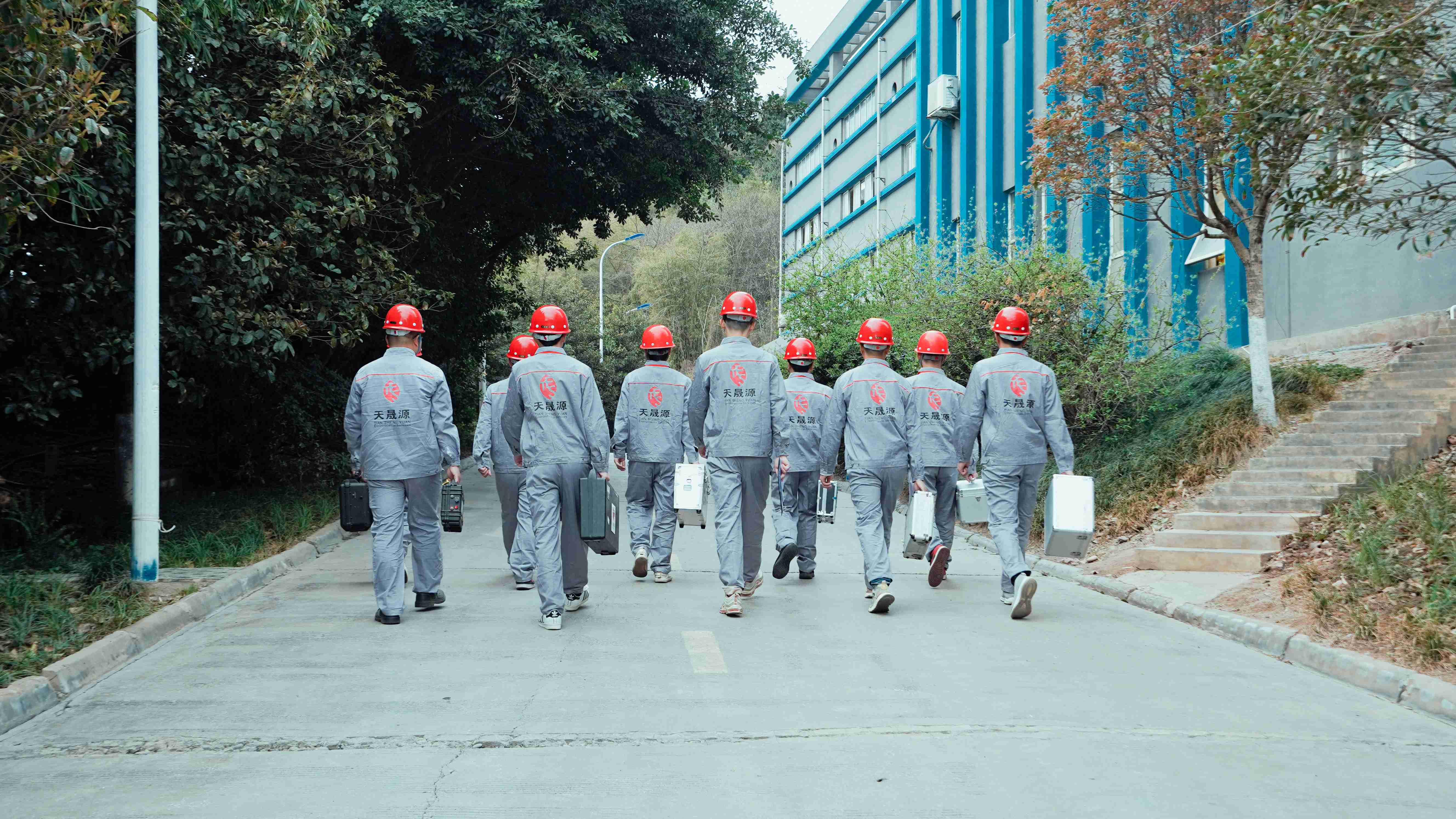 奮戰(zhàn)五一︱青年力量樹榜樣，敢為先鋒立模范